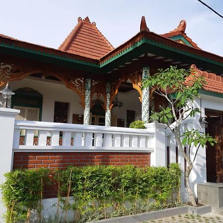 Rumah Jawa Guest House  Yogyakarta Luaran gambar